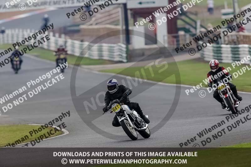 Vintage motorcycle club;eventdigitalimages;mallory park;mallory park trackday photographs;no limits trackdays;peter wileman photography;trackday digital images;trackday photos;vmcc festival 1000 bikes photographs